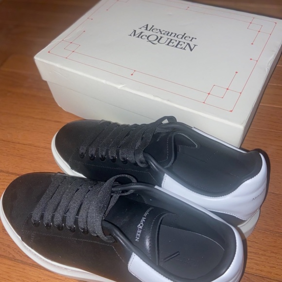 alexander mcqueen size 15